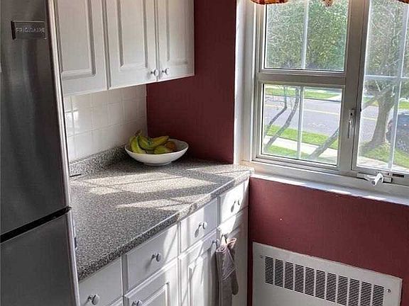 5th image of 21 Nathan Hale Dr APT 39B