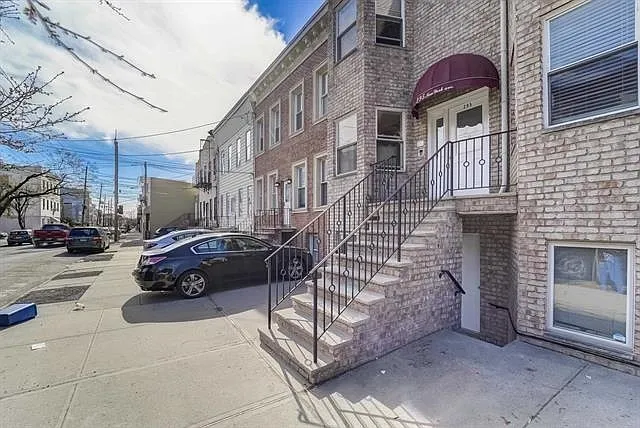 295 New York Ave #1L — Photo 2