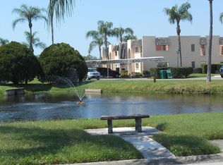 8039 Garden Dr, Seminole, FL 33777
