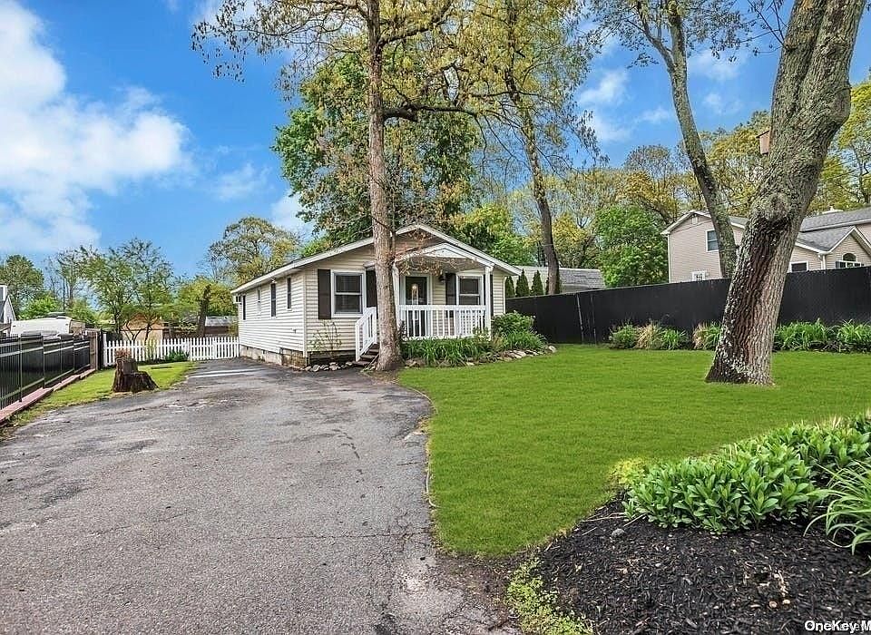 1st image of 75 Argyle Avenue