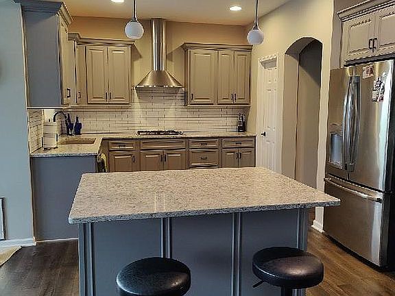 2nd image of 18401 Lake St