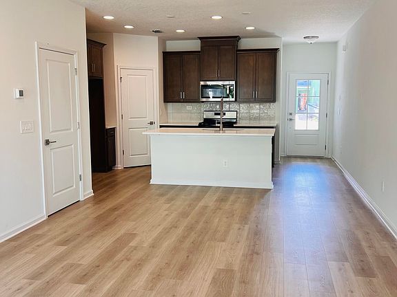 5th image of 32 MELLOWOOD Lane #121