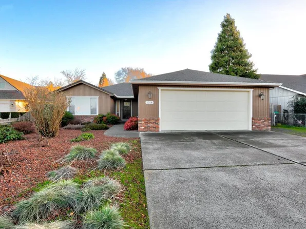 1014 Westrop Dr, Central Pt, OR 97502