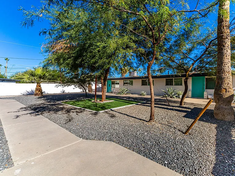 6708 E. Cheery Lynn Rd. — Photo 17