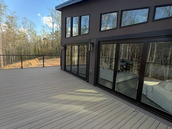 5th image of 623 Richardson Rd