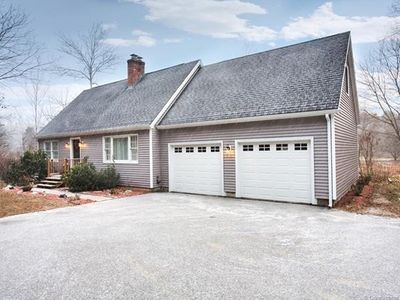 135 Searles Rd, Pomfret Center, CT, 06259