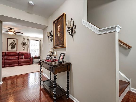 3rd image of 409 Tuscany Ln