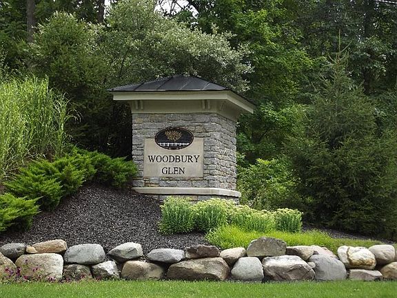 5th image of 3940 Shawnas Way