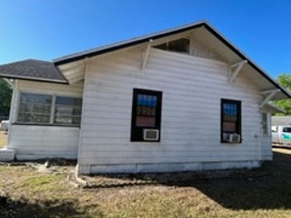 2nd image of 113 Bluefield Ave