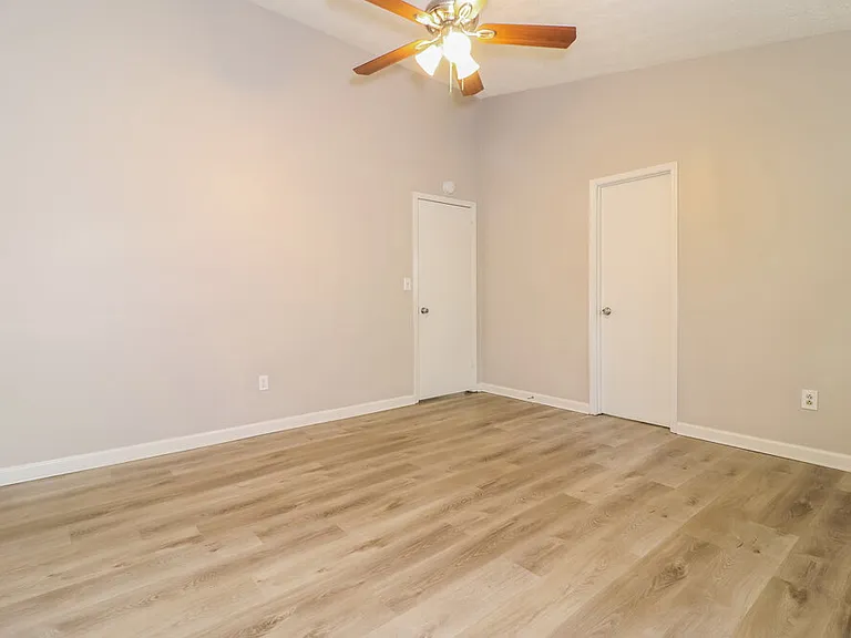 3684 Linwood Way — Photo 10