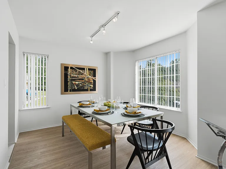 Aldingbrooke Apartments — Photo 9