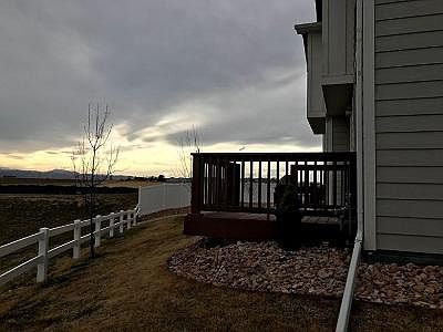 Deck at back of townhouse