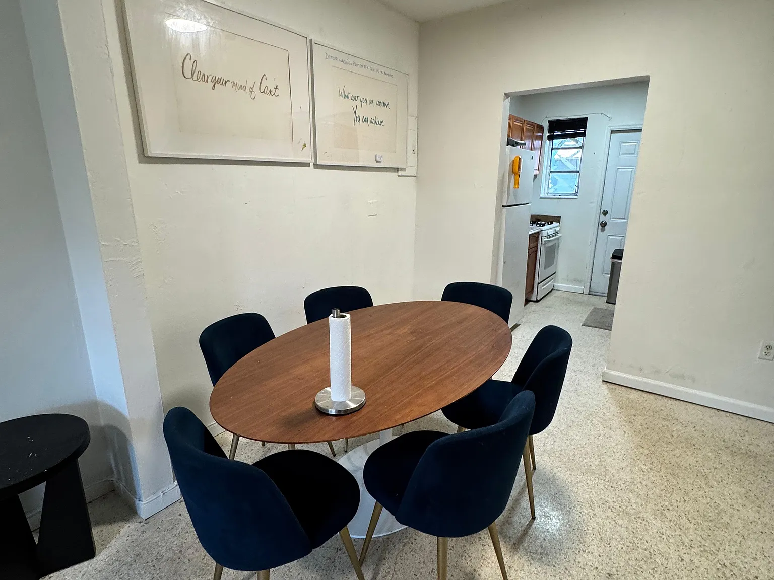 2 bed, 750 sqft, $1,900 — Photo 4
