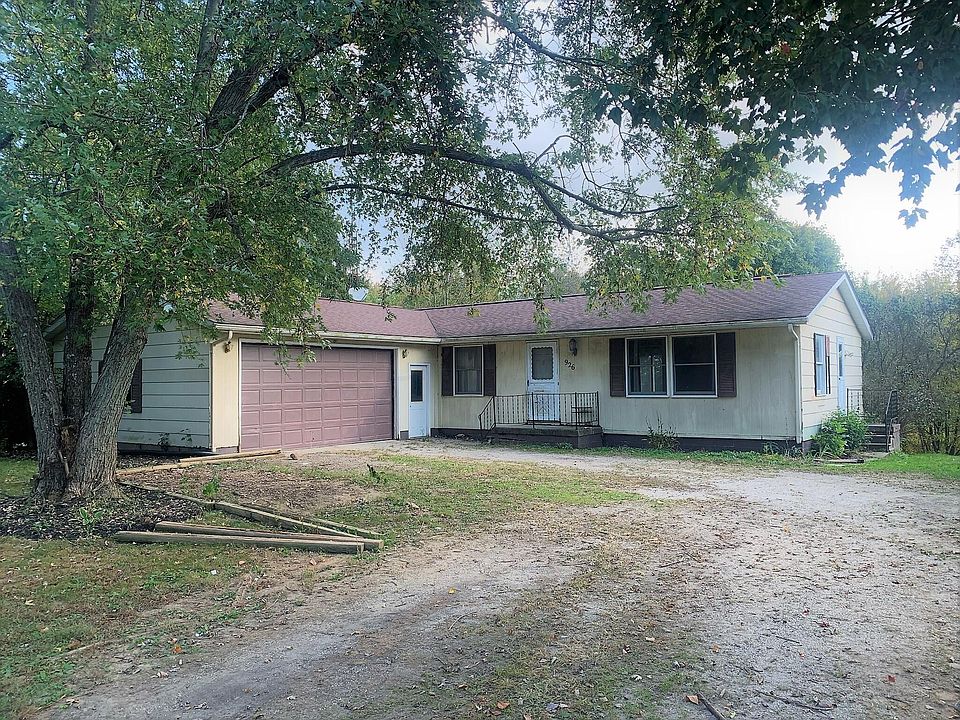 1st image of 926 Country Club Dr