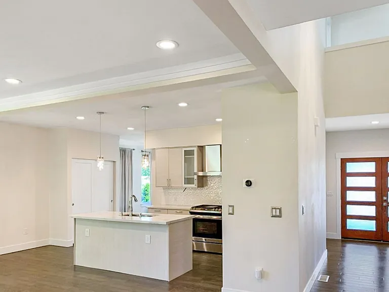 707 Newport Ct NE — Photo 7