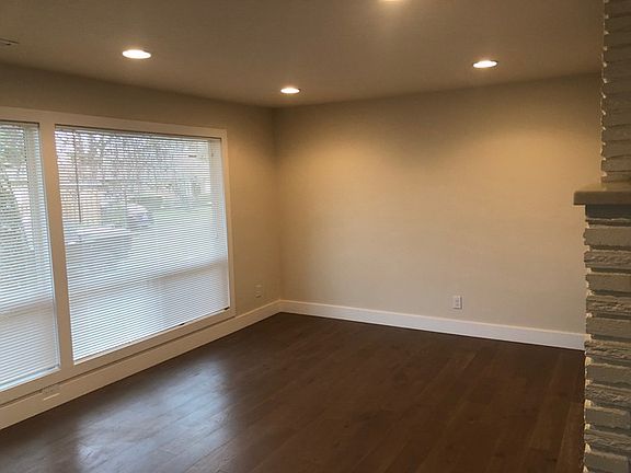 5th image of 4503 NW Grant St
