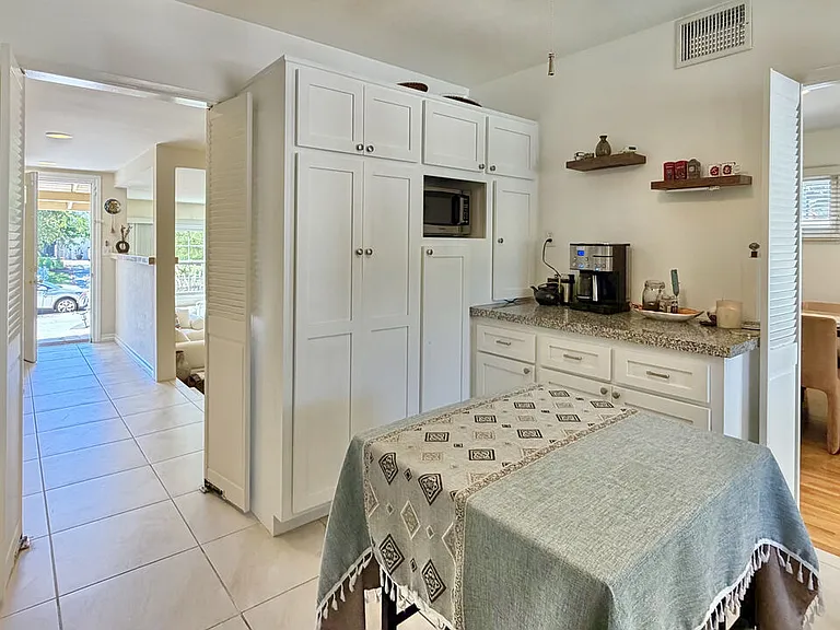 6127 Lockhurst Dr — Photo 14