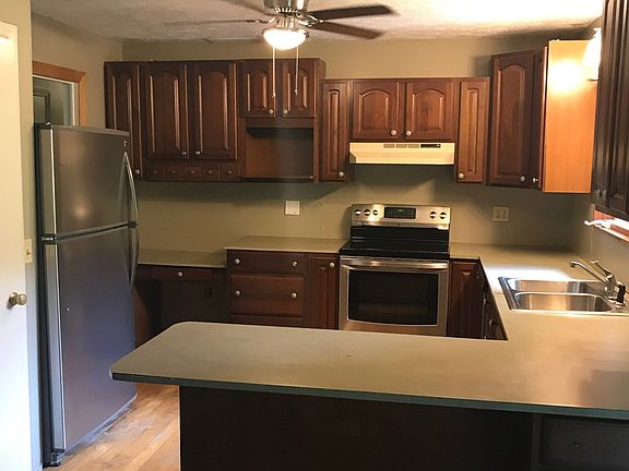 4th image of 205 Arthur Ln