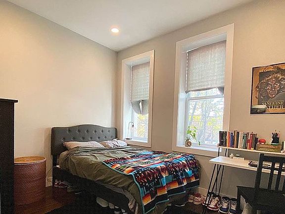 3rd image of 168 Irving Ave #3B