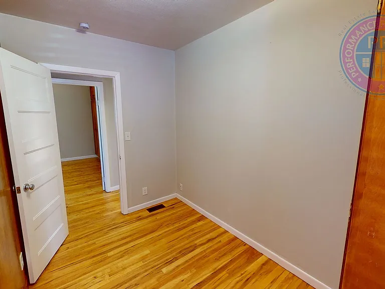 830 NE Sunrise Ln — Photo 13