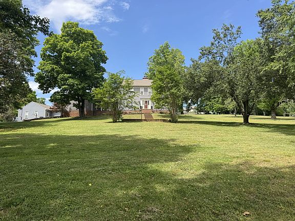 2nd image of 185 Clifftop Dr