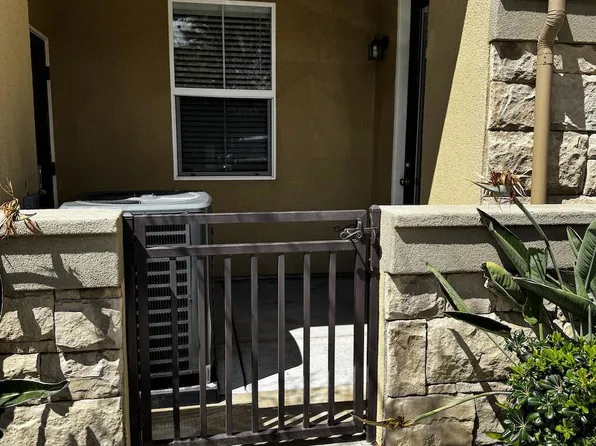 259 Riverdale Ct, Camarillo, CA 93012