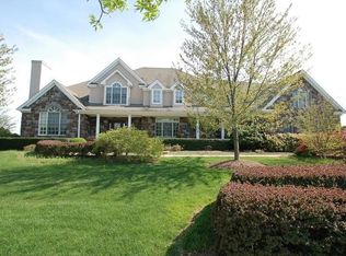 3 Mayacoo Lakes Ct, Skillman, NJ 08558