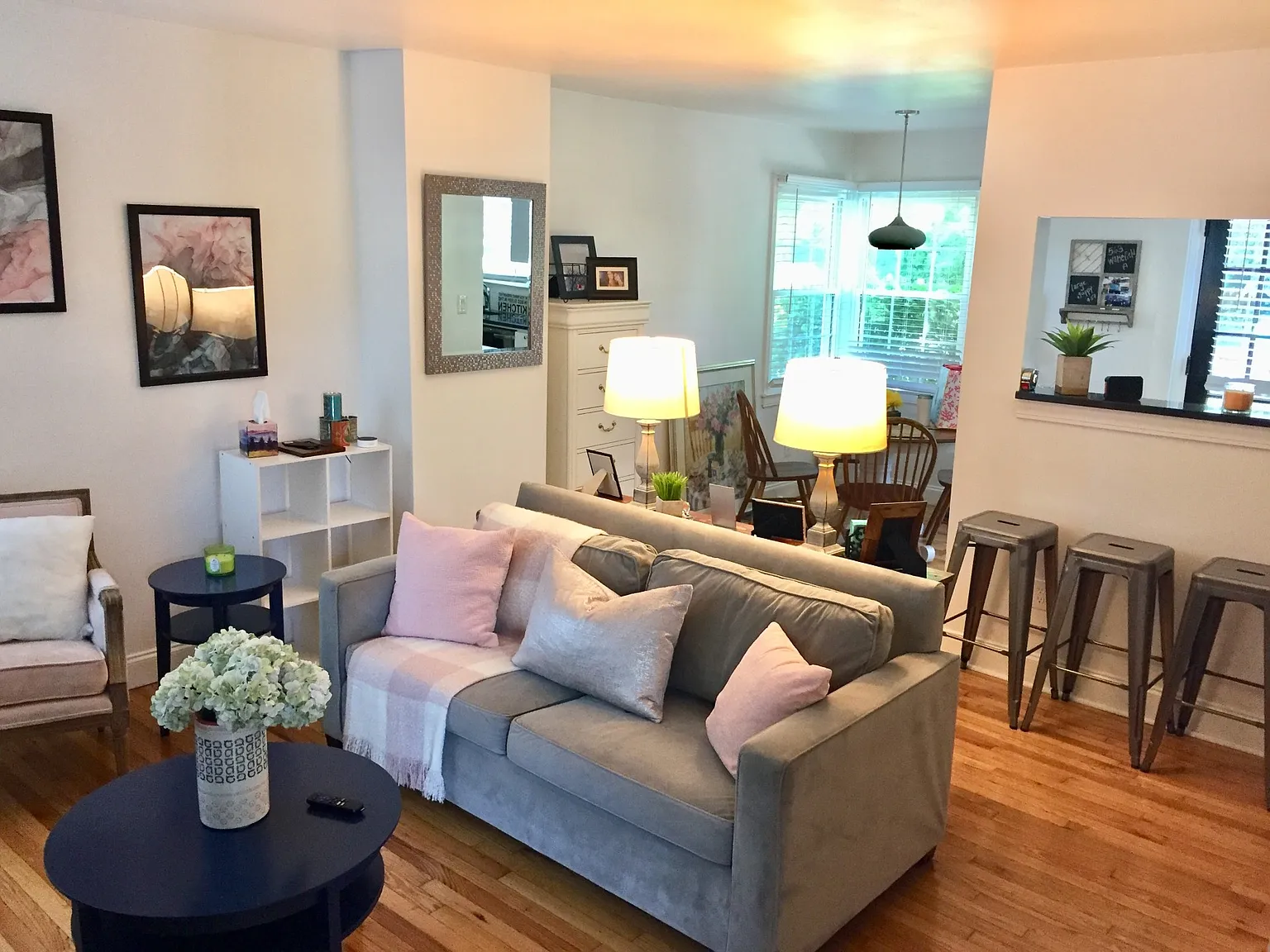 2 bed, 850 sqft, $1,995 — Photo 2