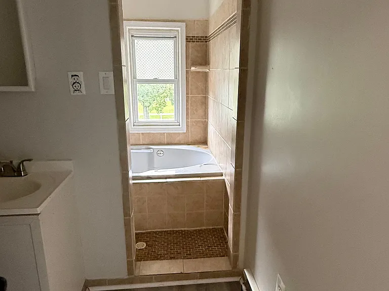 129 Jackson St #1 — Photo 40