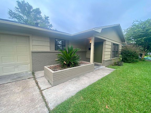 2nd image of 4670 Dellwood Ln
