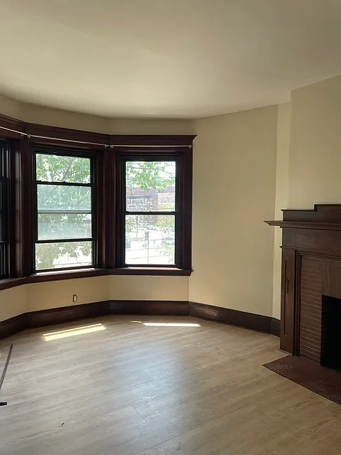 2 bed, 690 sqft, $2,500 — Photo 1