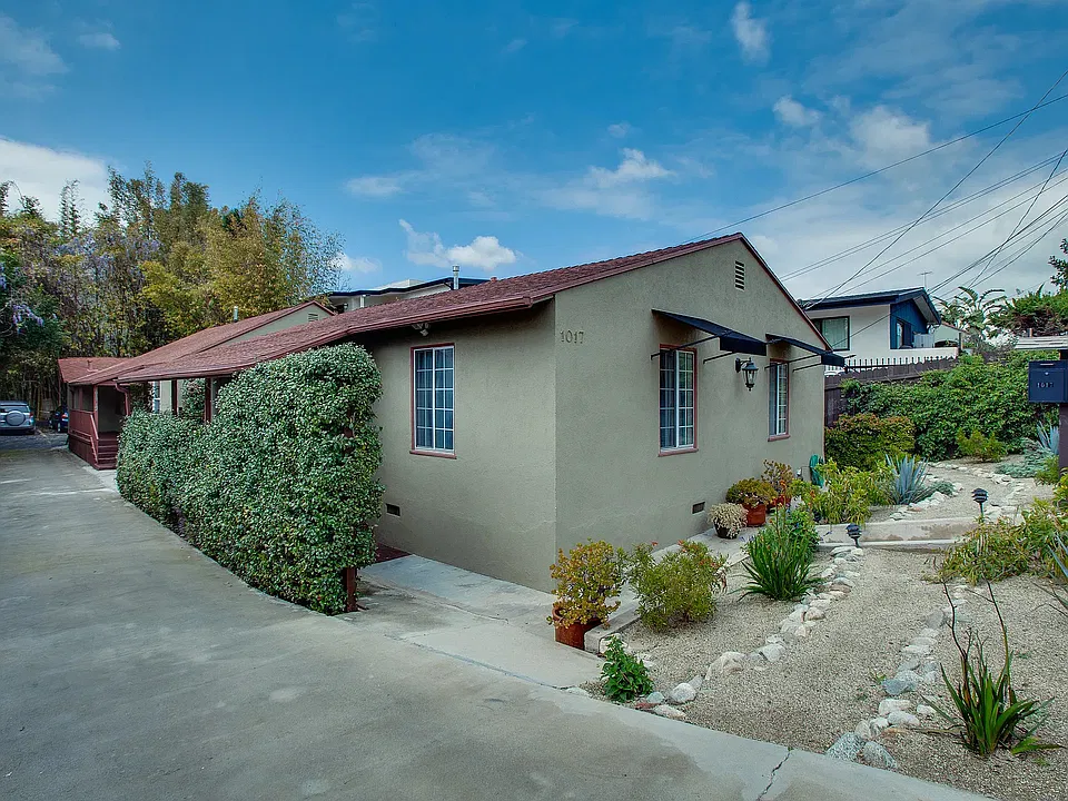 1017 Hyperion Ave