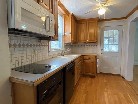 5th image of 313 N Esplanade St