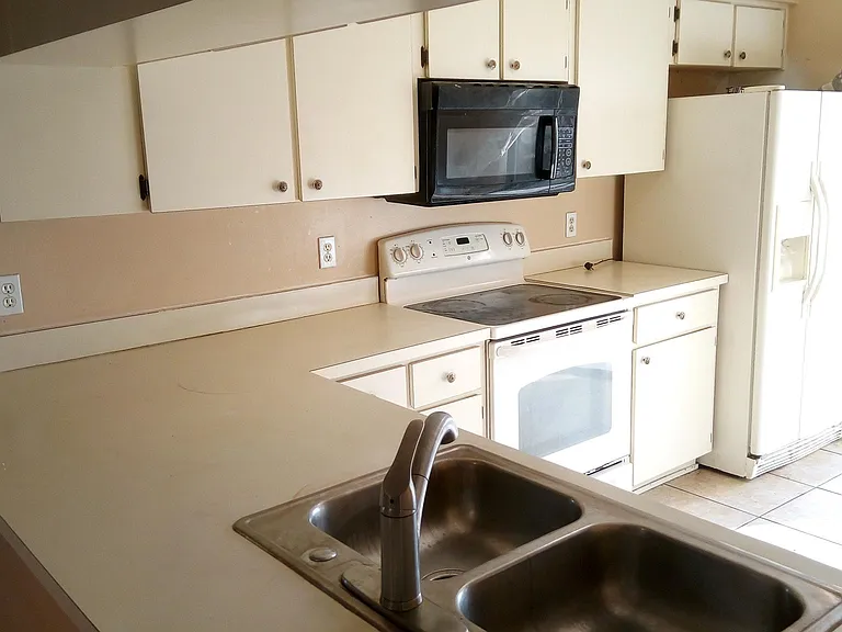 629 Golden Sunshine Cir — Photo 28