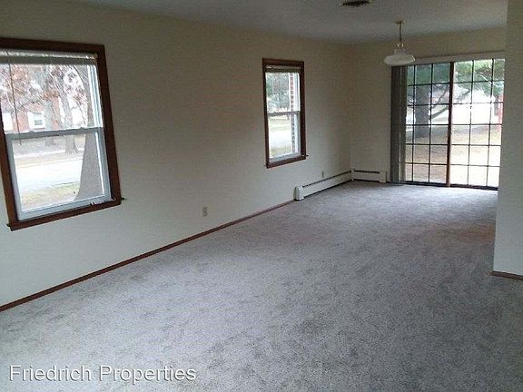 4th image of 1805 Douglas Ave