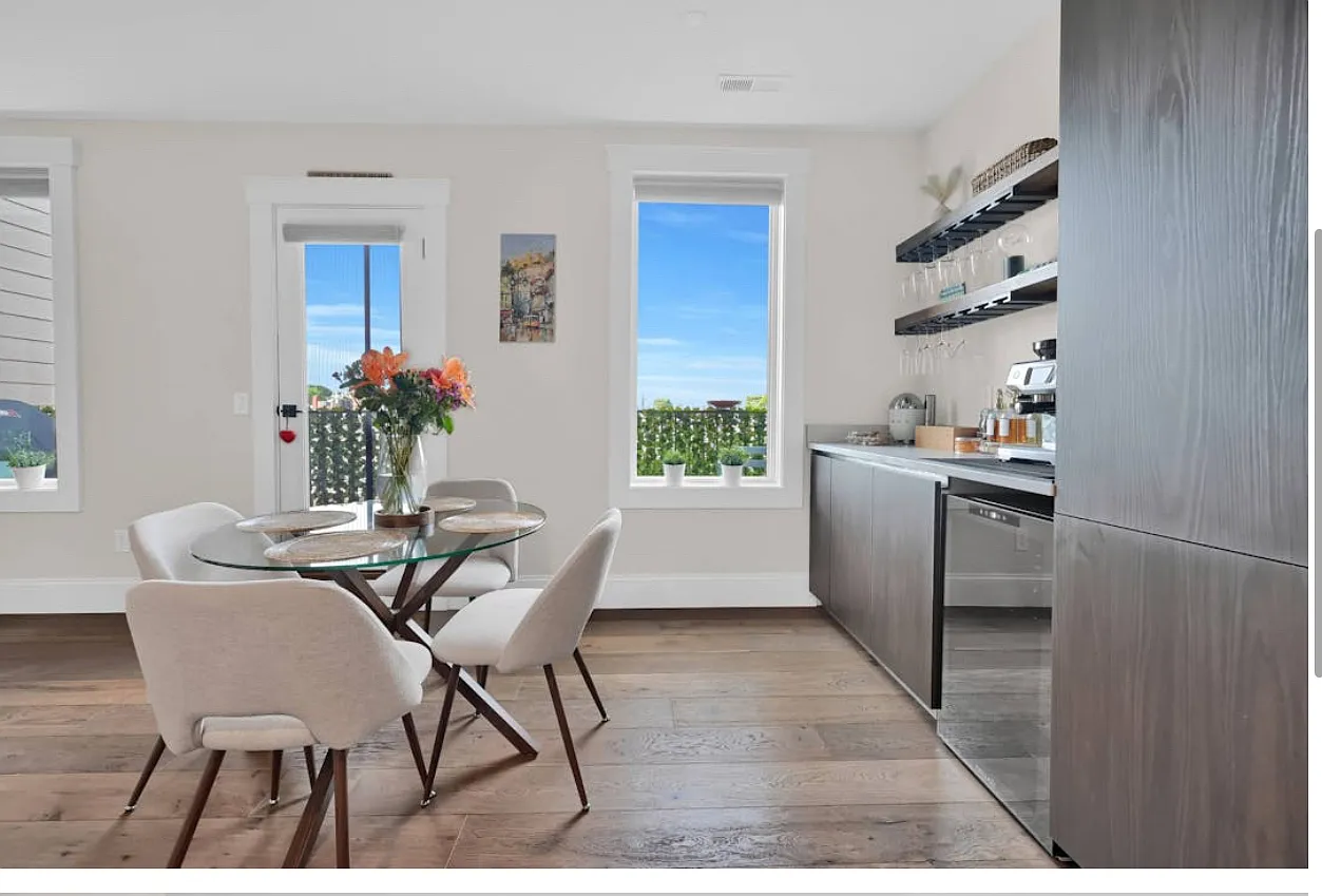 2 bed, 1213 sqft, $5,000 — Photo 4