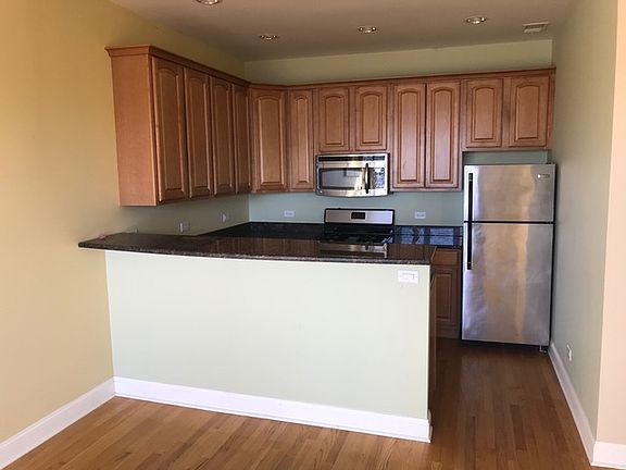 3rd image of 4751 N Spaulding Ave APT 2N