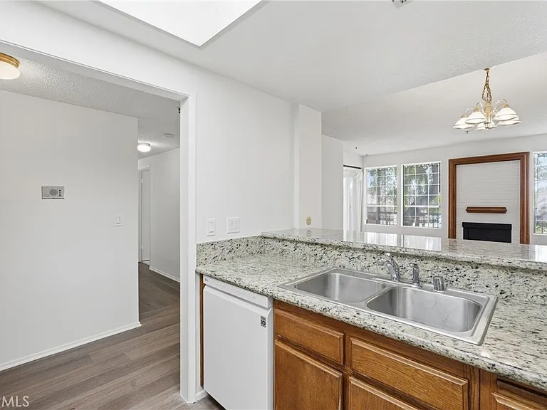 2559 Plaza Del Amo #104 — Photo 9