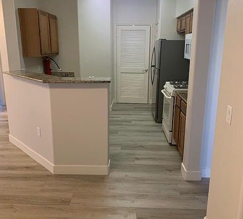 5th image of 5350 Dunlay Dr Unit 2511