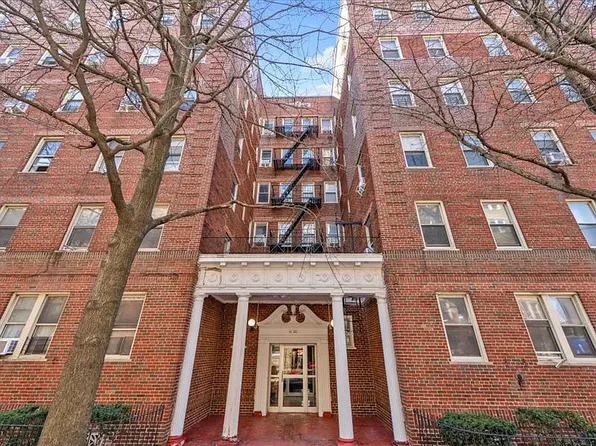 41-20 46th St #3J, Queens, NY 11104