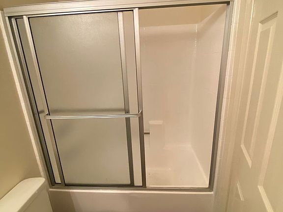 4th image of 6430 Crescent Ave #8