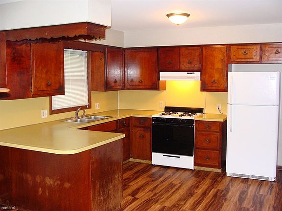 3rd image of 2507 Woodcliff Ave SE