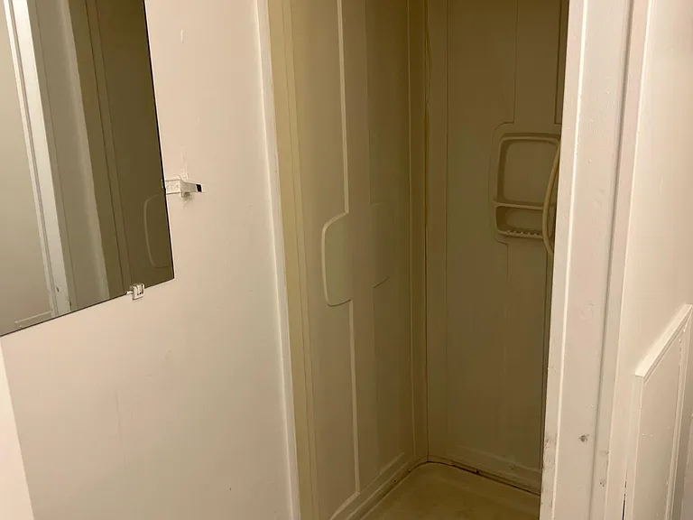 366 W Prairie Ave #1B — Photo 4