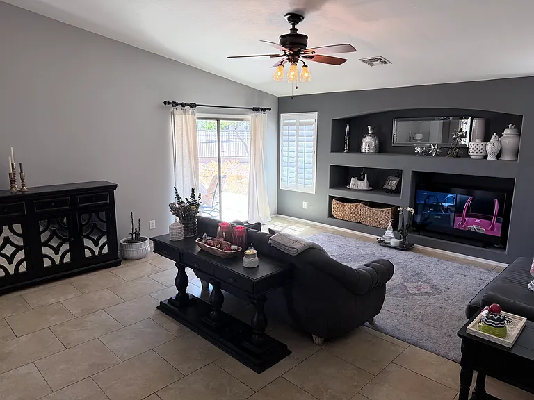 3558 E Anika Dr — Photo 2