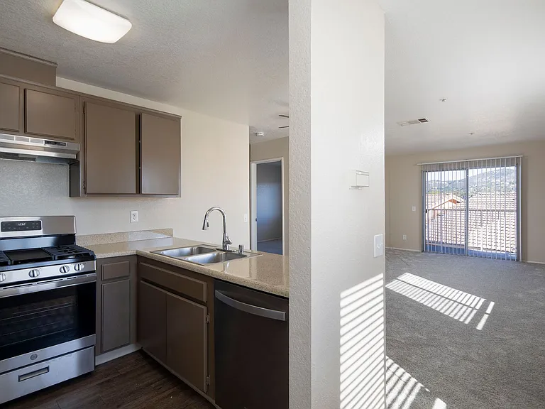 Tuscany Hills Apartments — Photo 18
