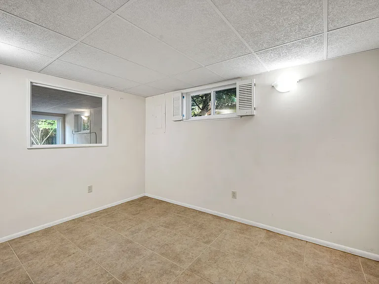 9140 NE 21st Pl — Photo 23