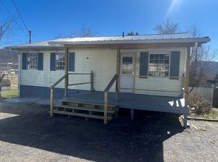 1522 E 9th St, Moundsville, WV 26041