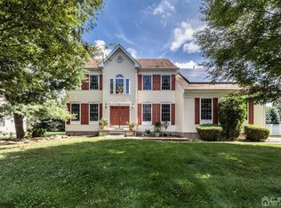 11 Julie Ct, Somerset, NJ 08873