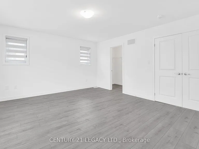 131 Blue Forest Cres — Photo 32