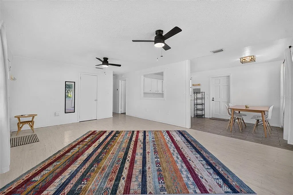 2 bed, 2.0 bath, 944 sqft, $2,150 — Photo 4